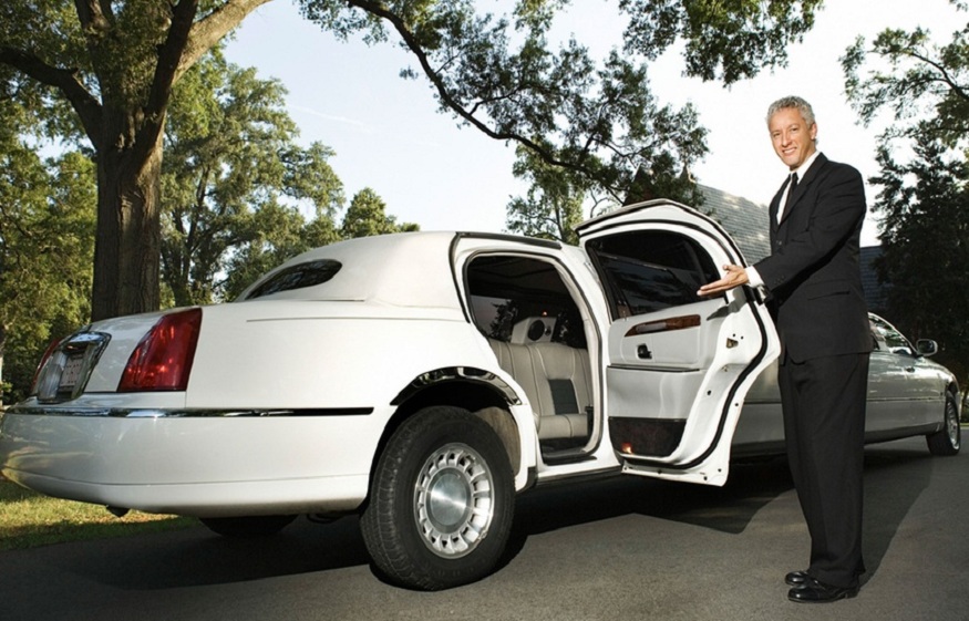 Booking a Limo Service