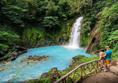 How much does Costa Rica travel cost?
